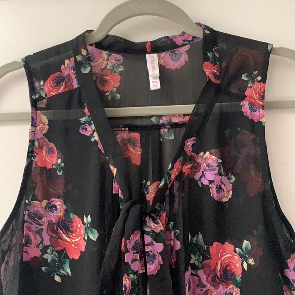 Flowy, sheer, light for summer, tank - Picture 3 of 4